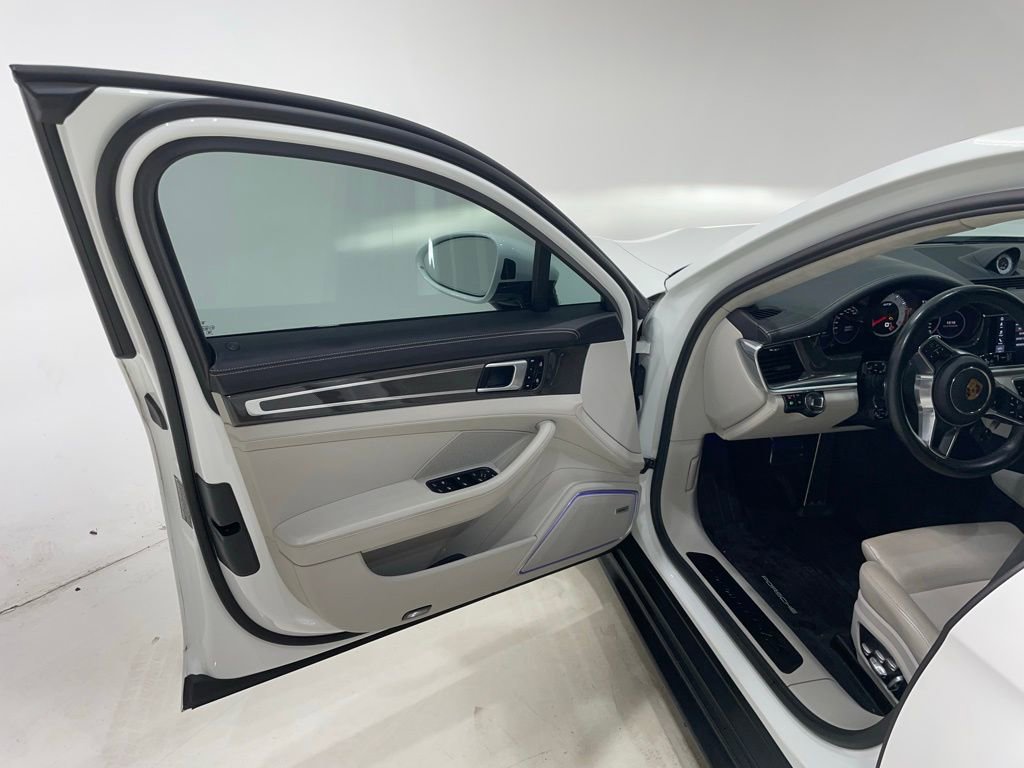 Used 2020 Porsche Panamera GTS image 8