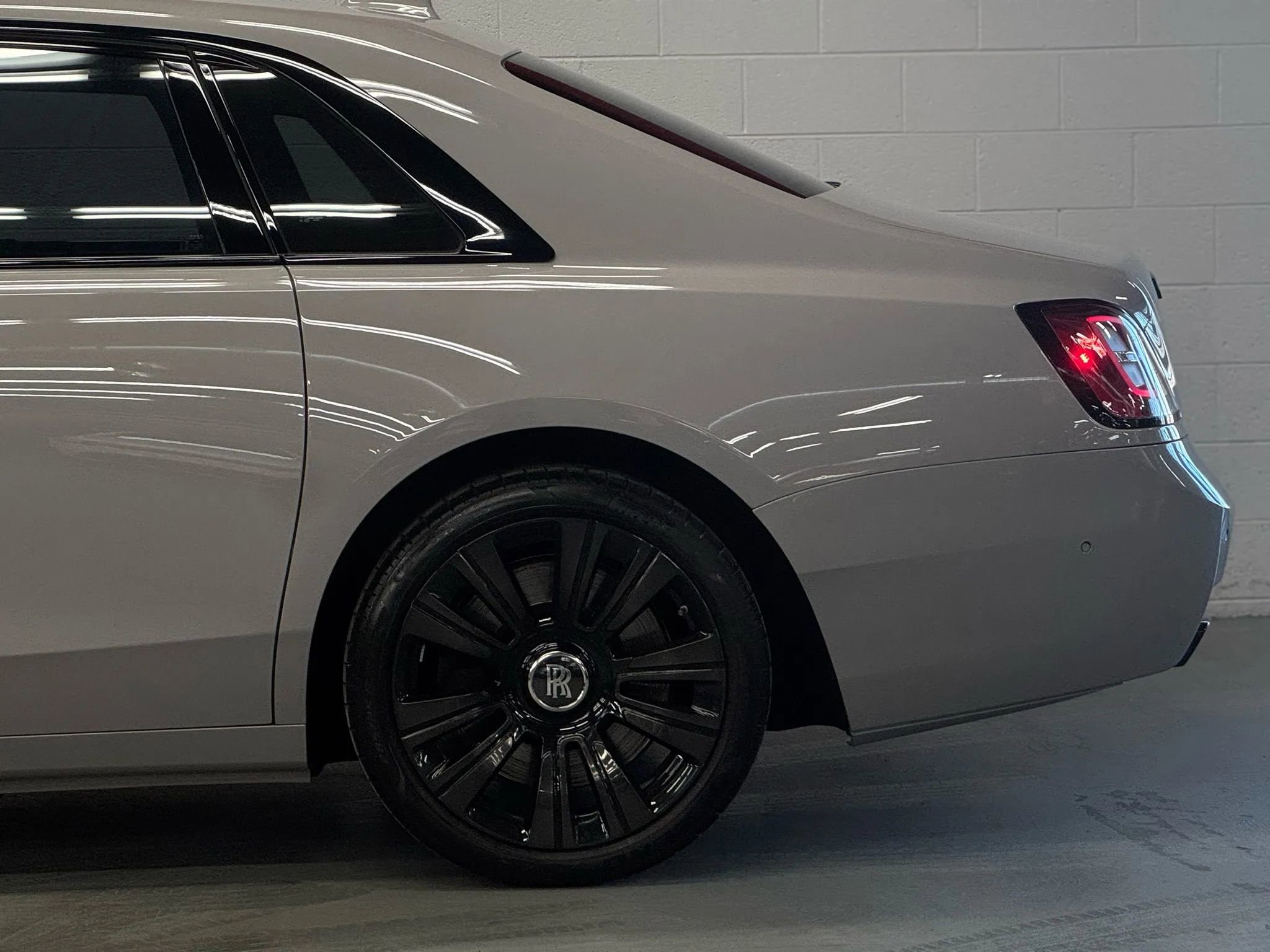 Used 2022 Rolls-Royce Ghost image 8