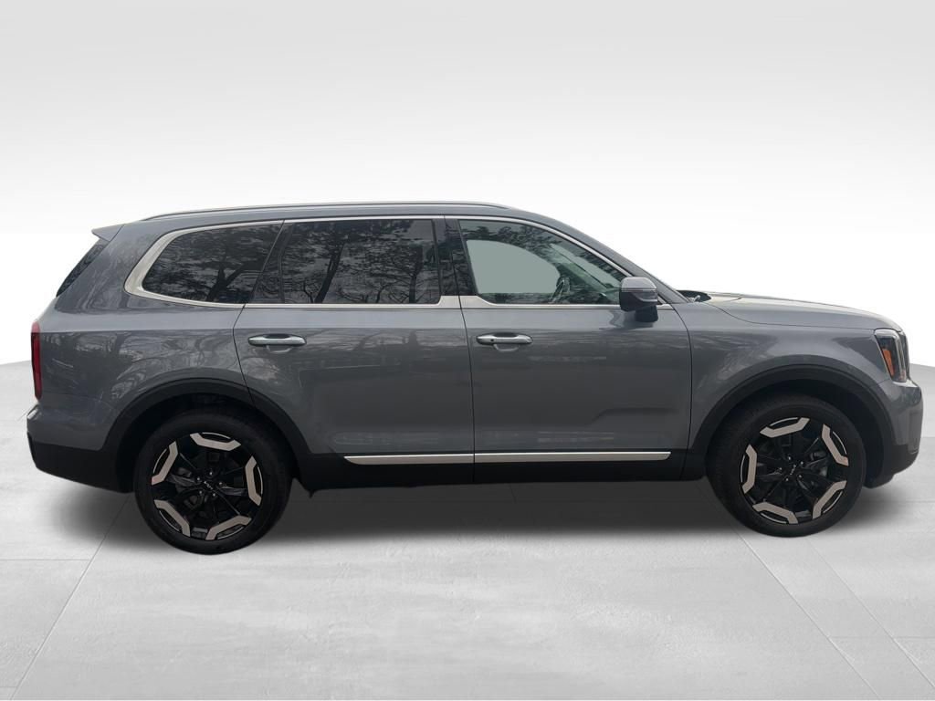 Certified 2025 Kia Telluride S image 7