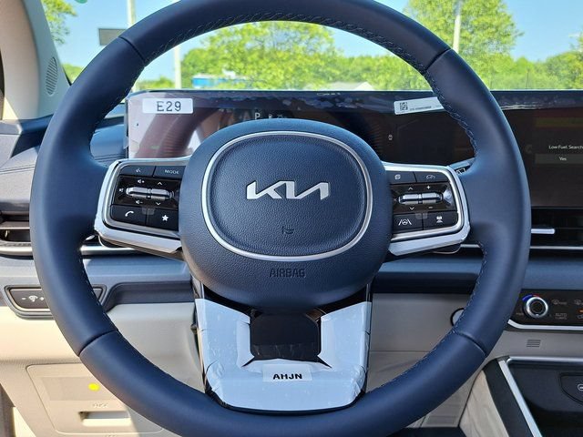 New 2026 Kia Carnival EX FWD image 9