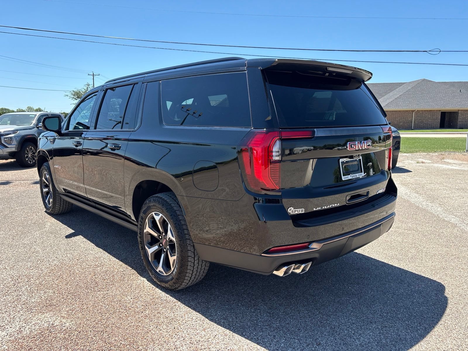 New 2026 GMC Yukon XL AT4 Ultimate AWD/4WD image 4