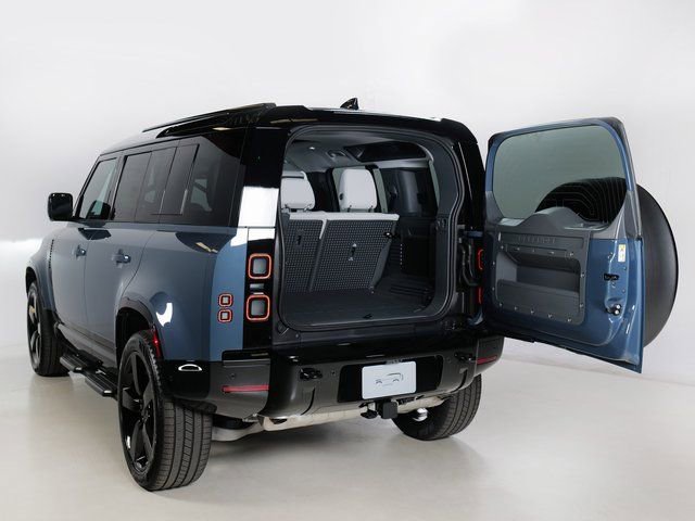 New 2026 Land Rover Defender 110 X-Dynamic SE AWD/4WD image 29