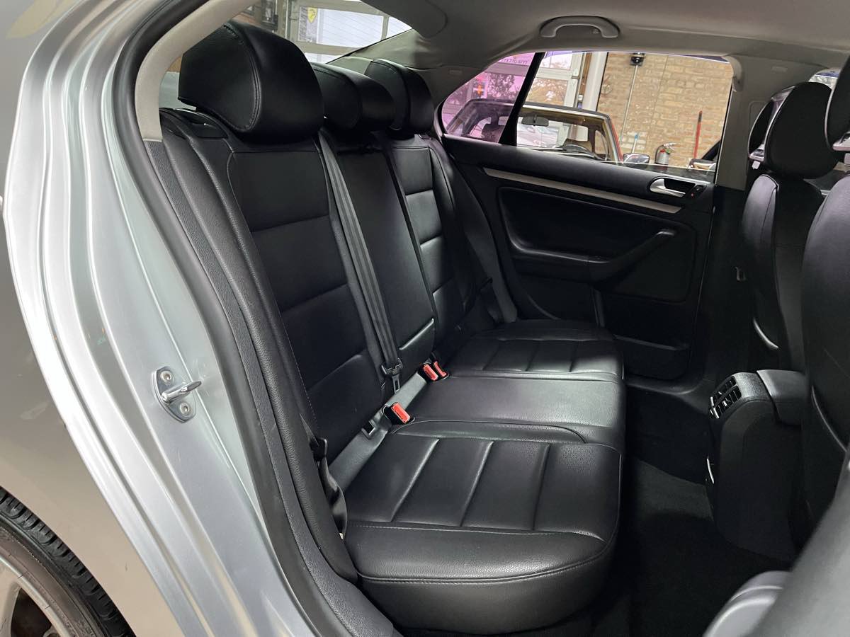 Used 2010 Volkswagen Jetta Limited Edition FWD image 20