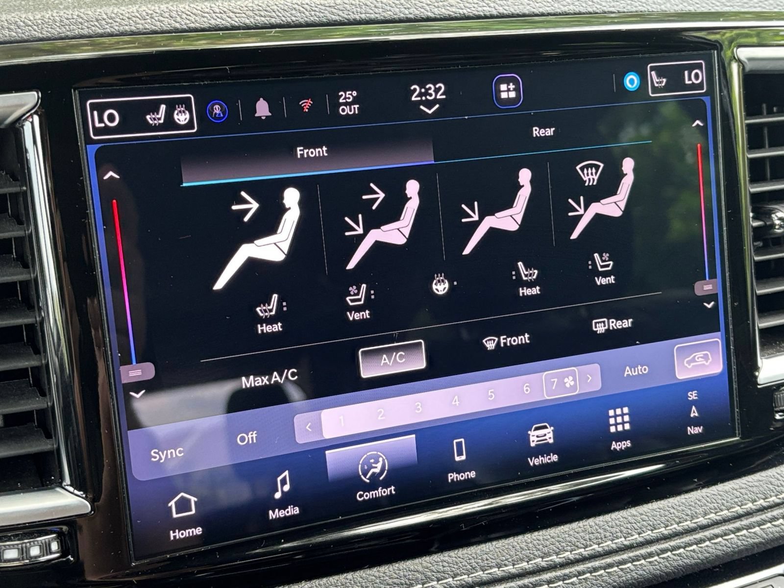 Used 2025 Chrysler Pacifica Limited FWD image 19