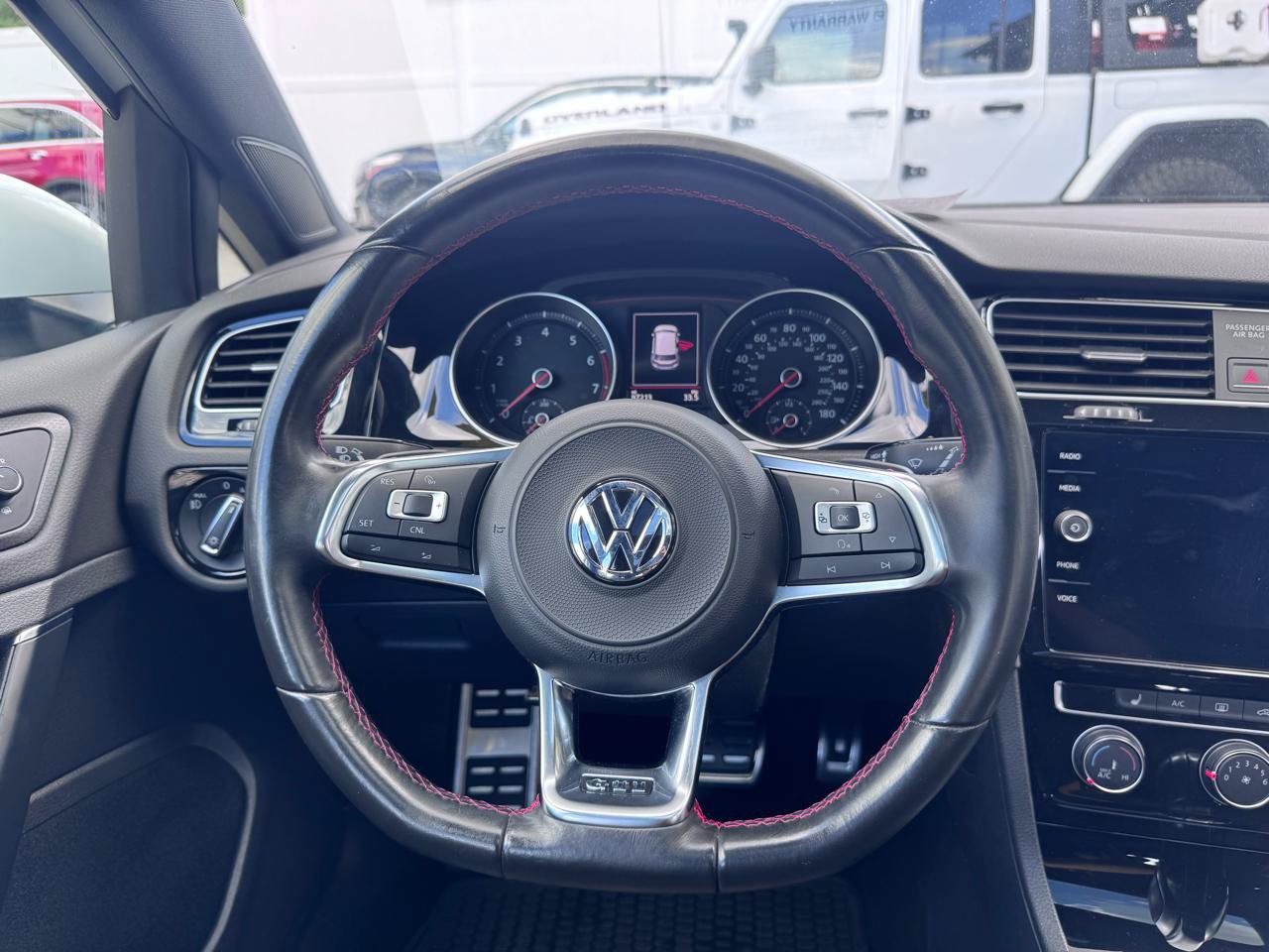 Used 2018 Volkswagen GTI SE FWD image 21