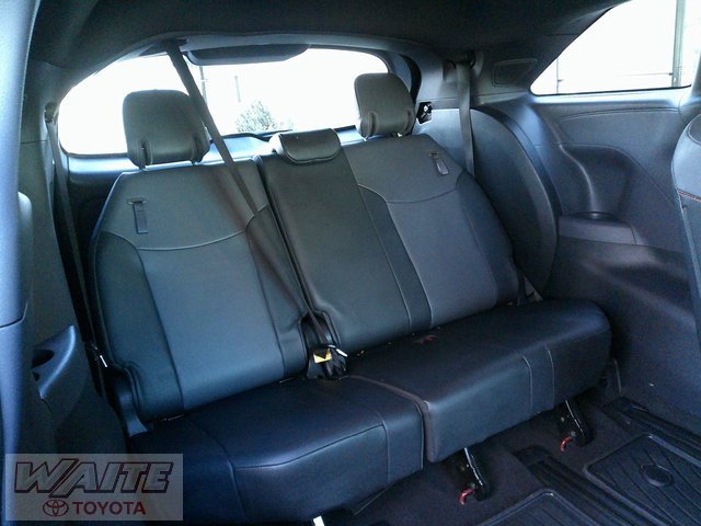 Certified 2021 Toyota Sienna XSE image 29