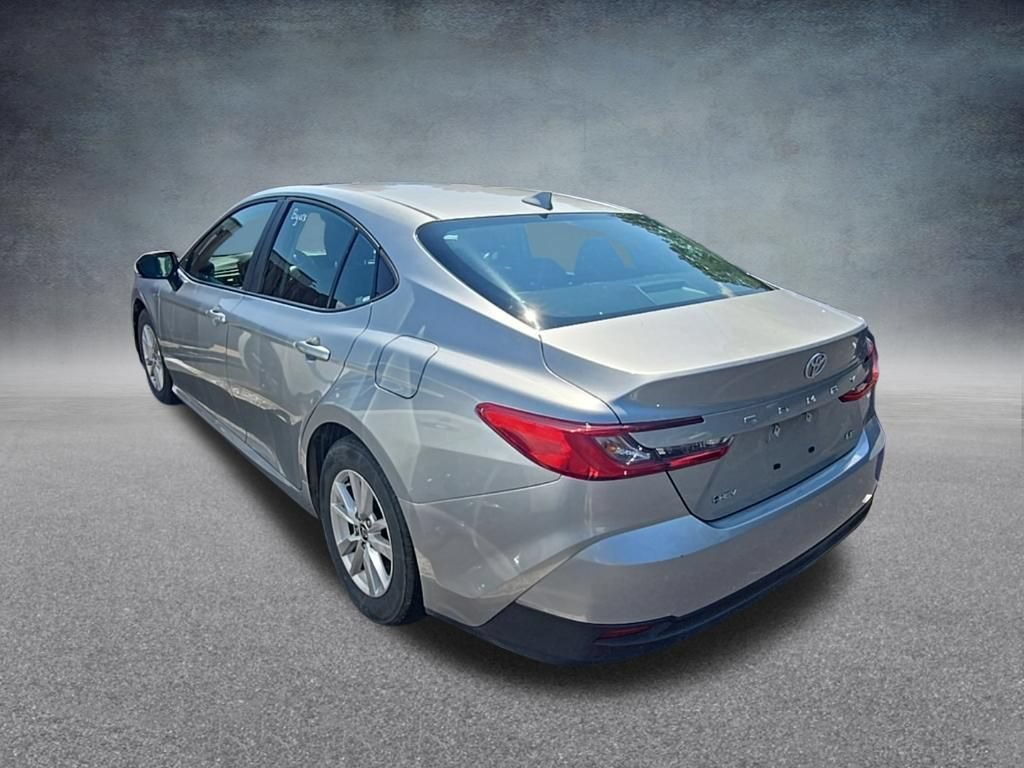 Used 2025 Toyota Camry LE FWD image 4