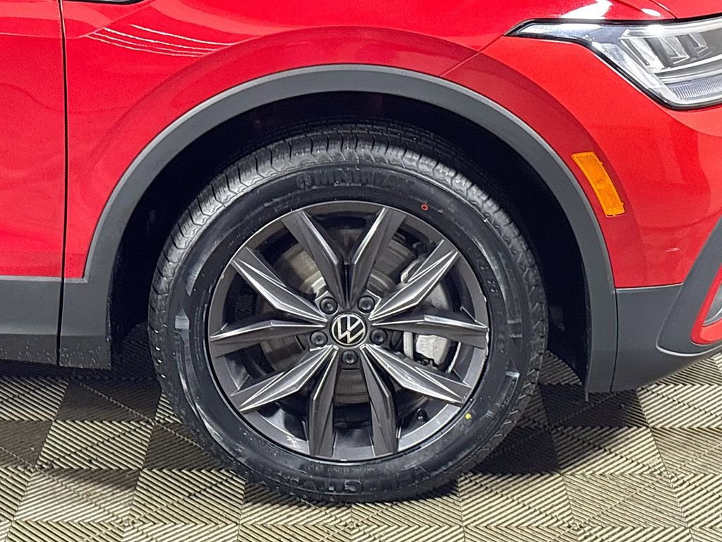 Certified 2023 Volkswagen Tiguan SE image 23