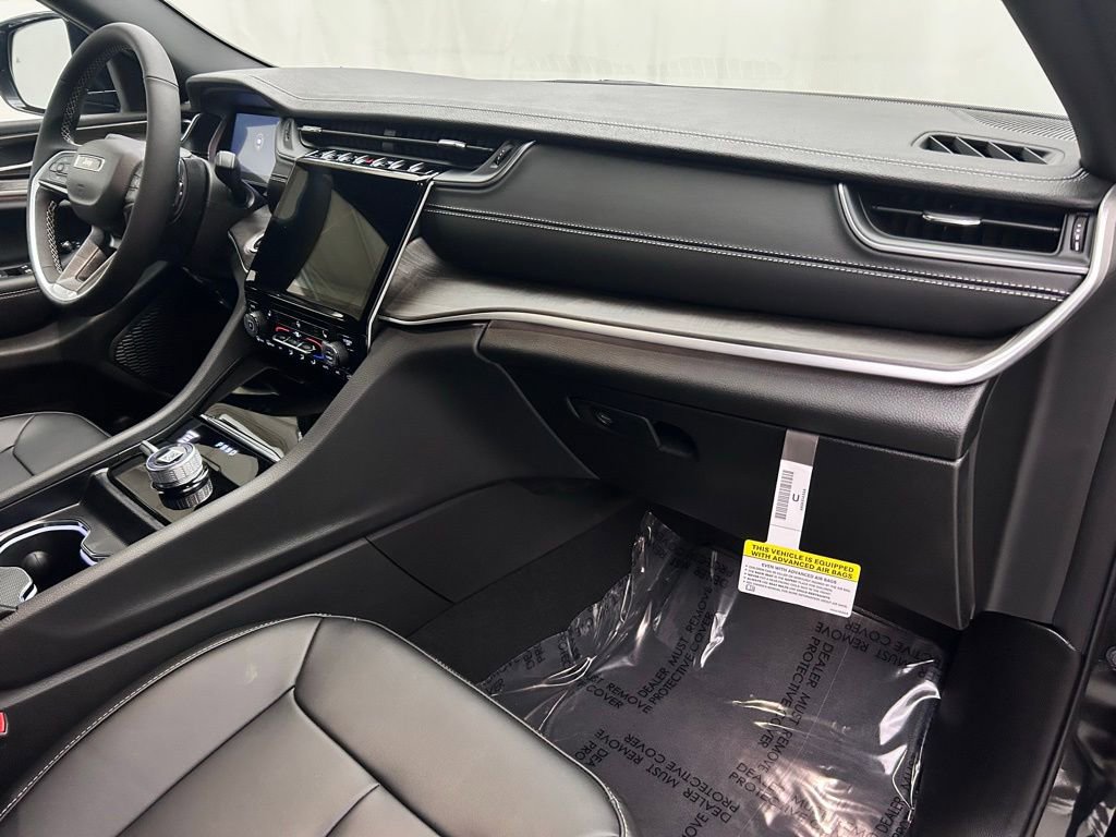 New 2025 Jeep Grand Cherokee Limited w/ Black Appearance Package AWD/4WD image 18
