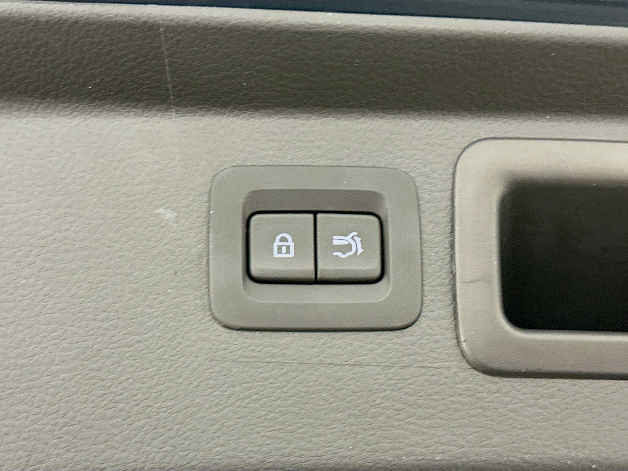 Used 2025 MAZDA CX-50 AWD 2.5 S w/ Premium Package image 32