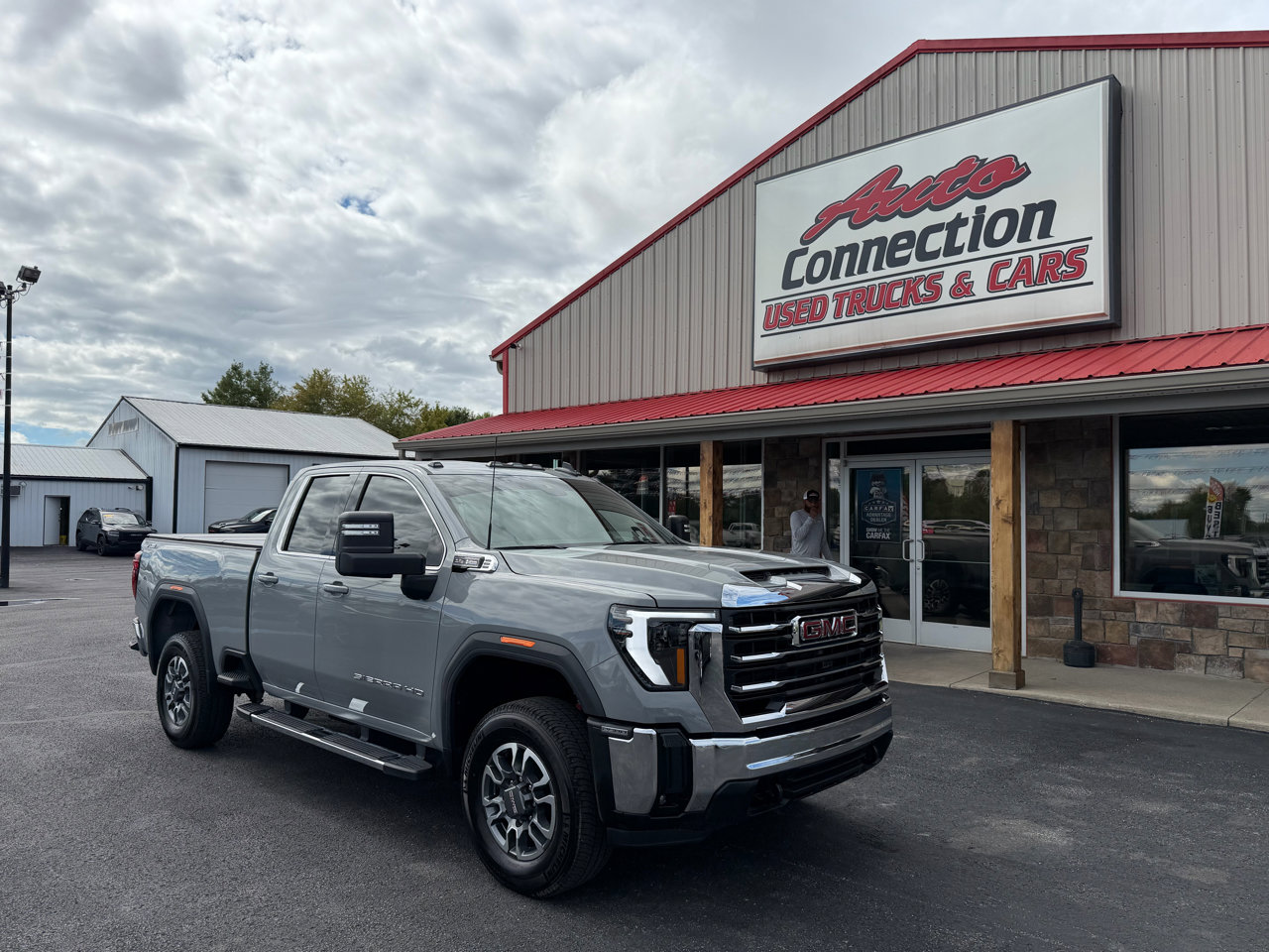 Used 2024 GMC Sierra 2500 SLE w/ SLE Value Package; image 1