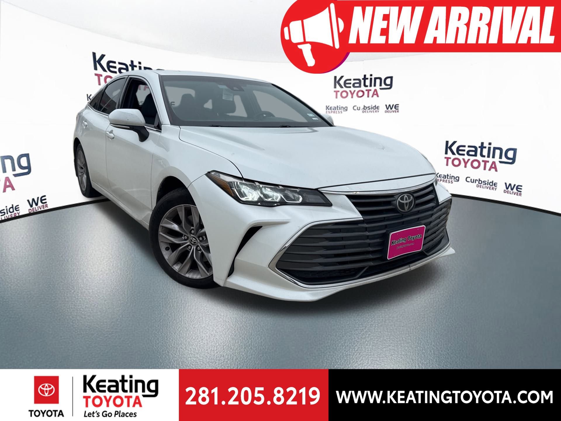 Used 2022 Toyota Avalon XLE image 1