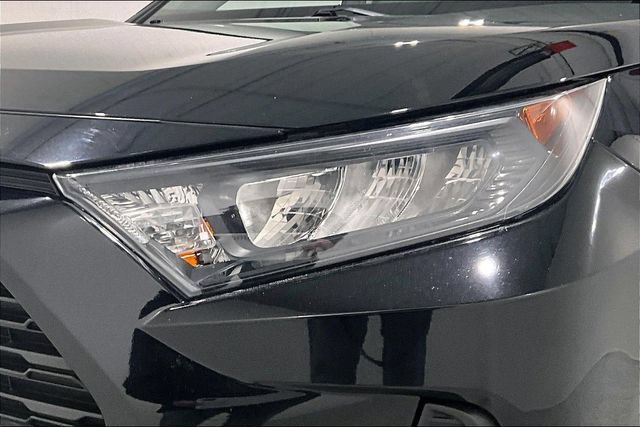 Used 2019 Toyota RAV4 LE AWD/4WD image 38
