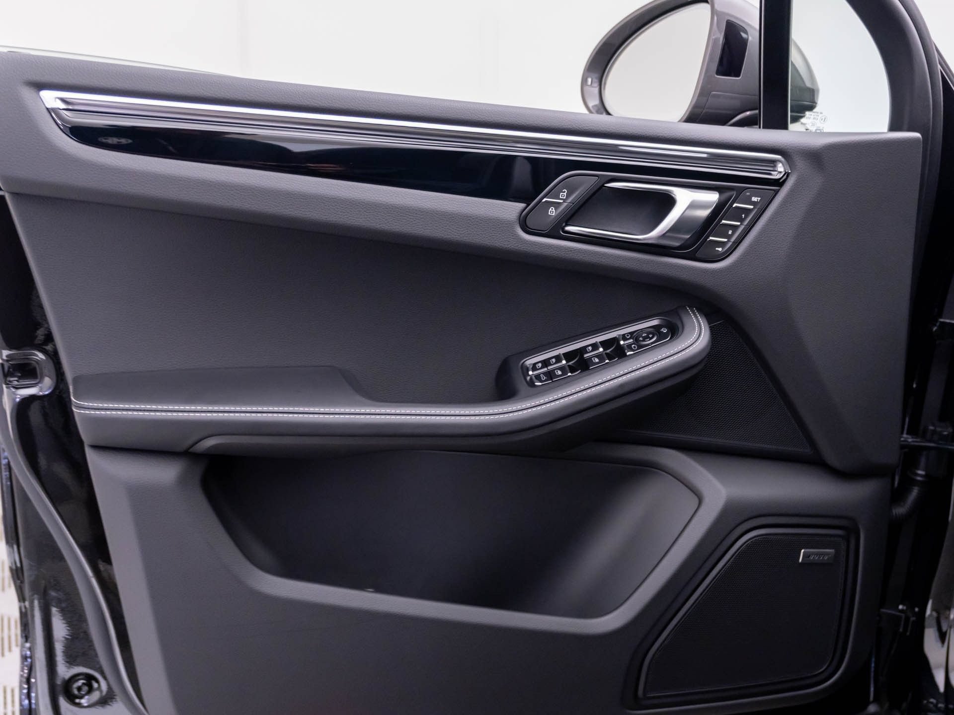 New 2026 Porsche Macan Turbo AWD/4WD image 14