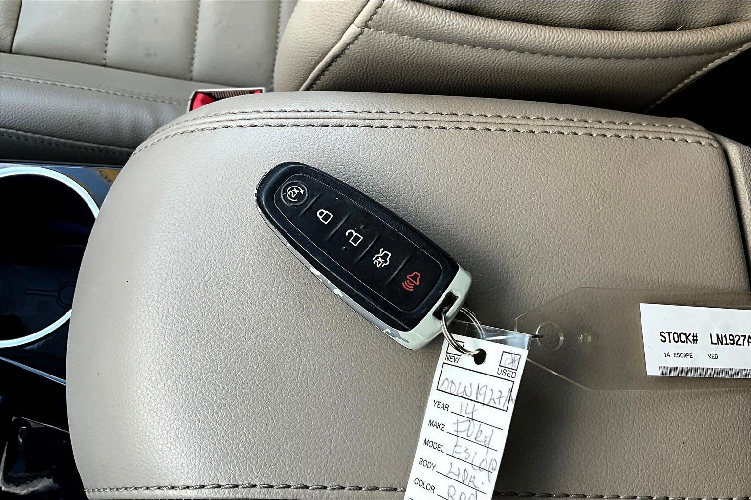 Used 2014 Ford Escape Titanium w/ Equipment Group 401A AWD/4WD image 10