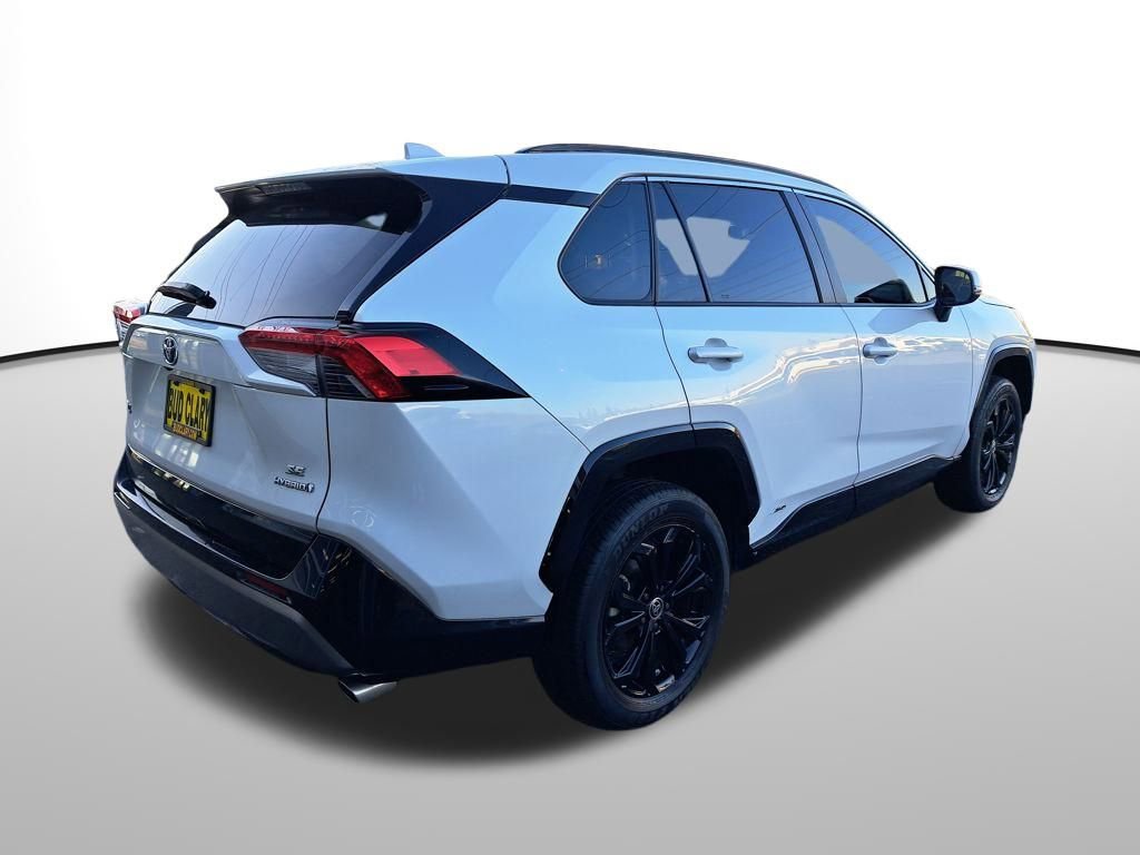 Used 2023 Toyota RAV4 SE image 6