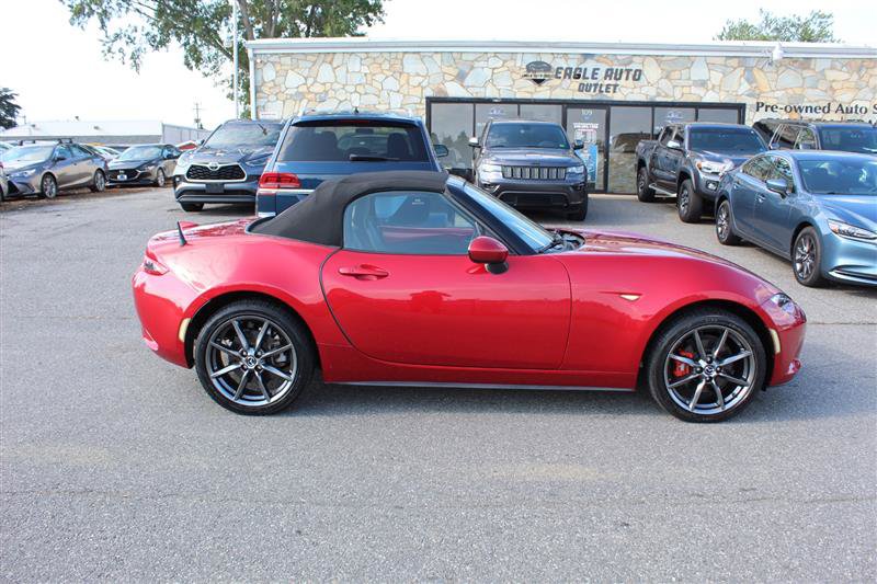 Used 2016 MAZDA MX-5 Miata Grand Touring RWD image 8
