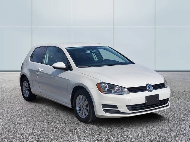 Used 2015 Volkswagen Golf S FWD image 3