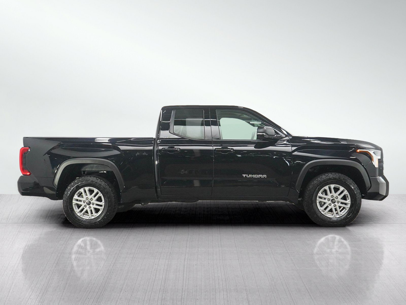 Used 2024 Toyota Tundra SR5 w/ SR5 Premium Package AWD/4WD image 6