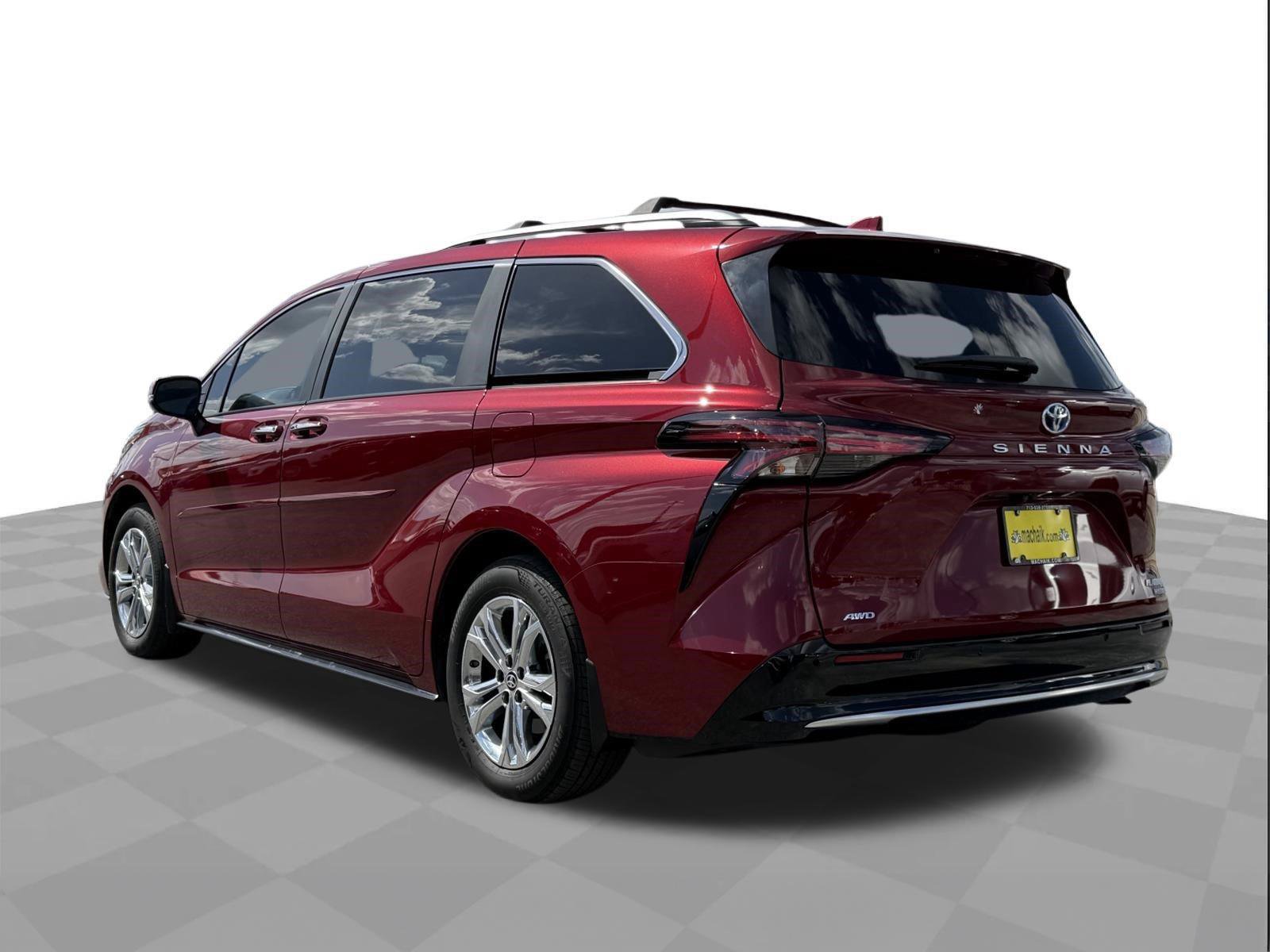 Used 2024 Toyota Sienna Platinum AWD/4WD image 3