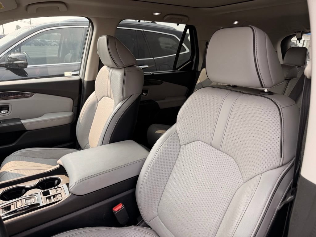 Used 2023 Honda Pilot Elite image 15