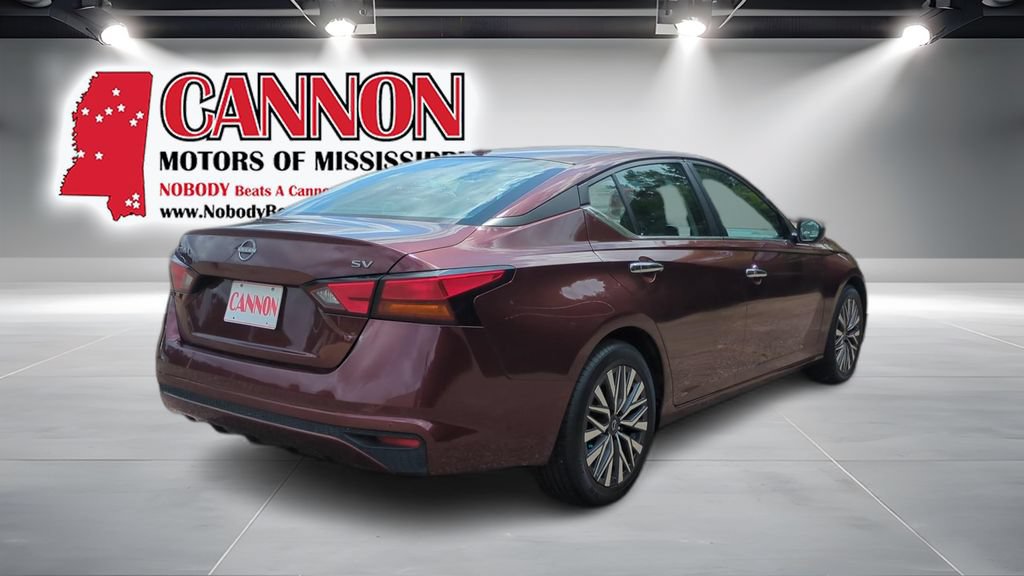 Used 2024 Nissan Altima 2.5 SV FWD image 5