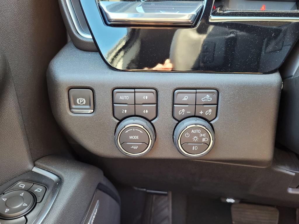 New 2025 Chevrolet Silverado 1500 RST w/ Redline Edition AWD/4WD image 28