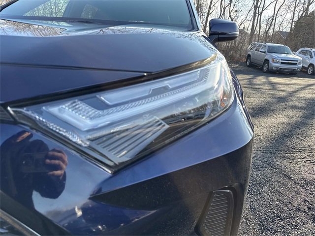 Used 2023 Toyota RAV4 SE image 10
