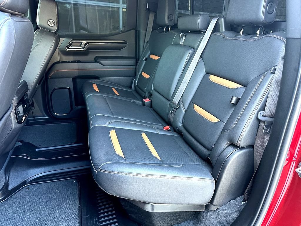 Used 2024 GMC Sierra 1500 AT4 w/ Technology Package AWD/4WD image 17