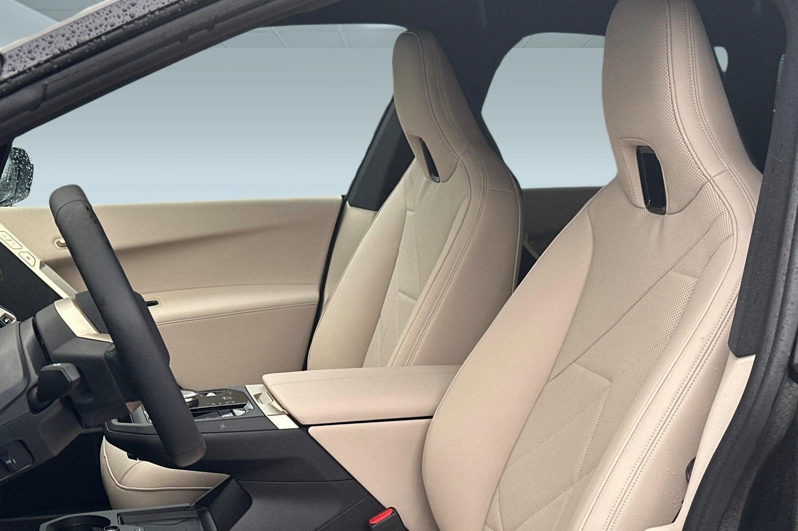 Used 2026 BMW iX xDrive45 image 5