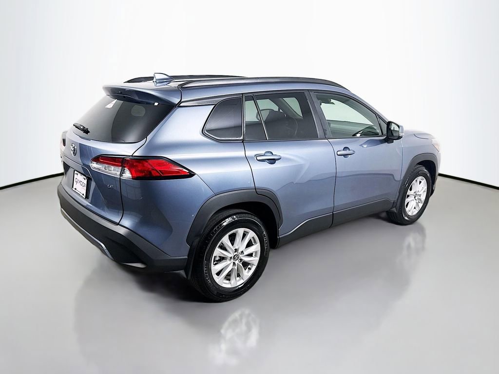 Used 2024 Toyota Corolla Cross LE image 7