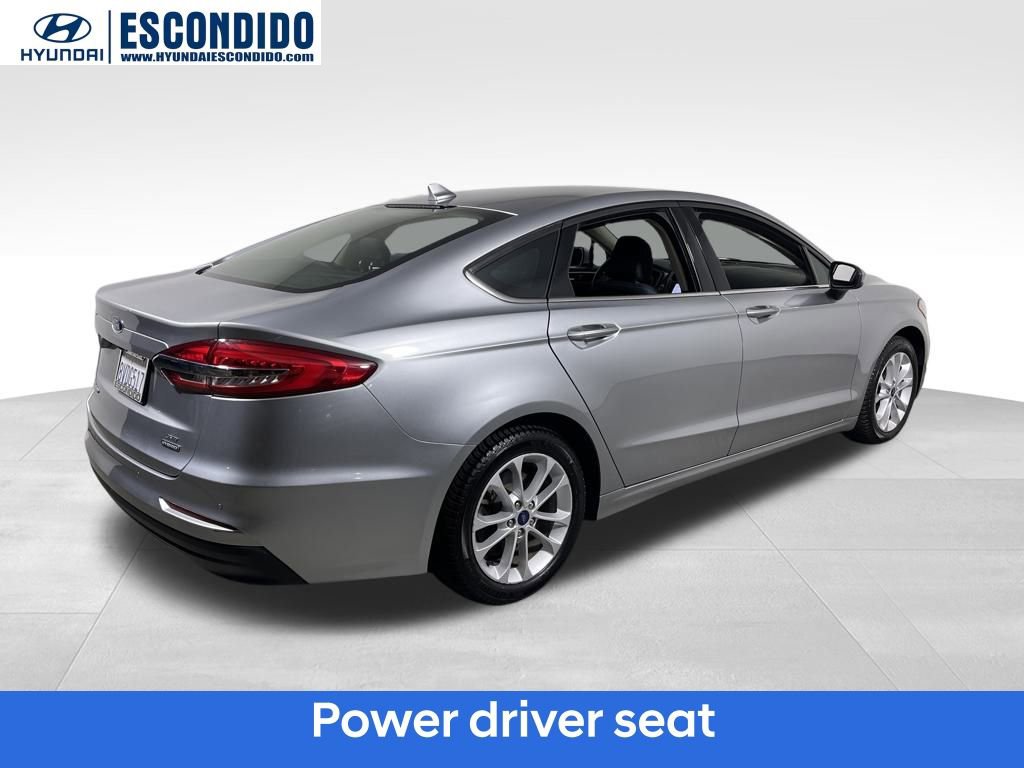 Used 2020 Ford Fusion SE image 5