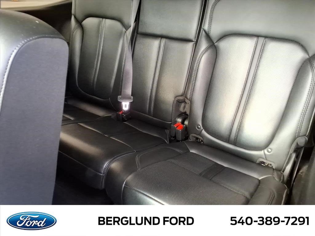 Used 2023 Jeep Wagoneer 4WD w/ Premium Group I image 18
