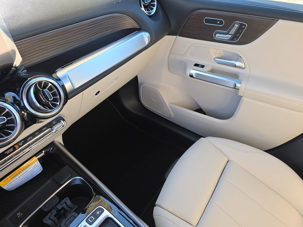 New 2026 Mercedes-Benz GLB 250 4MATIC image 18