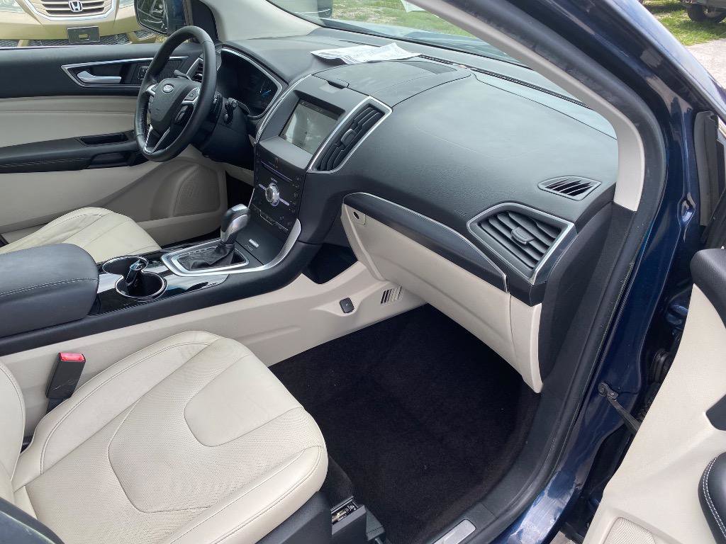 Used 2017 Ford Edge Titanium w/ Equipment Group 301A FWD image 22