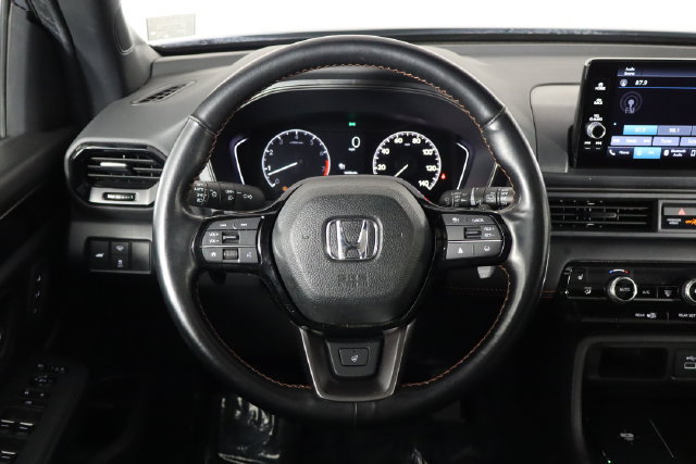 Used 2025 Honda Pilot TrailSport image 7