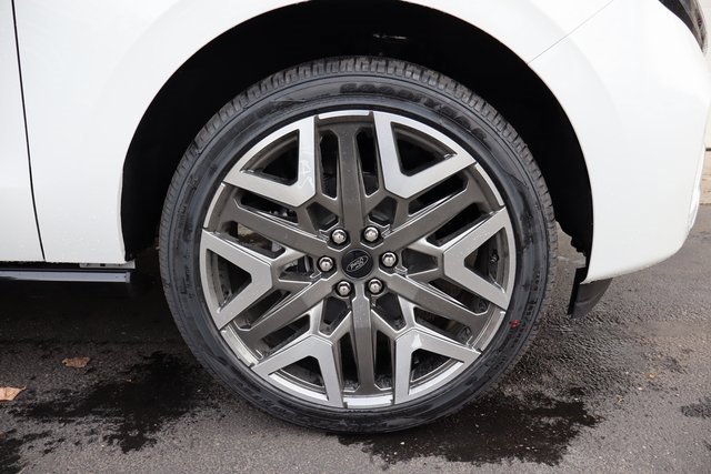 New 2025 Ford Expedition Max Platinum w/ Platinum Ultimate Package image 15