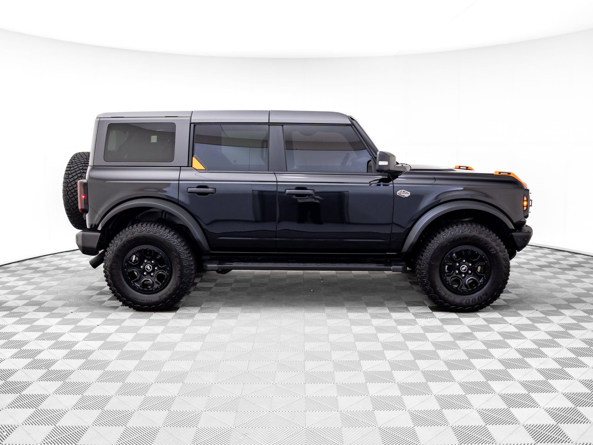 Used 2024 Ford Bronco Wildtrak image 8