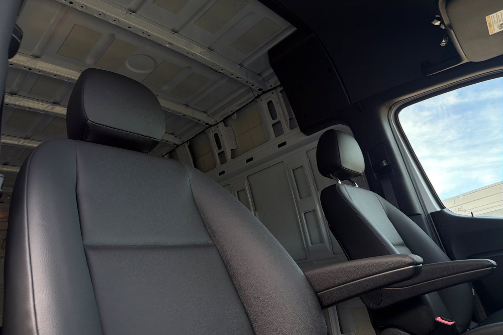 New 2025 Mercedes-Benz Sprinter 2500 image 28
