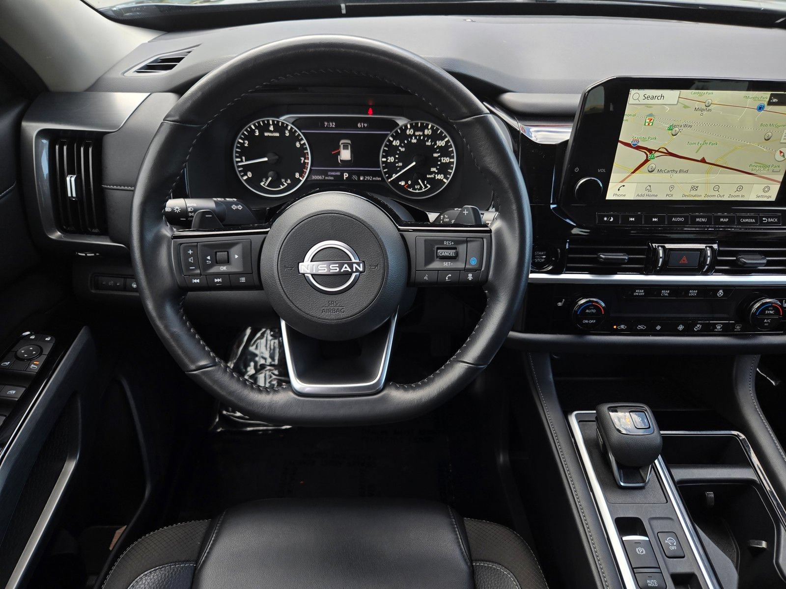 Used 2025 Nissan Pathfinder SL FWD image 12