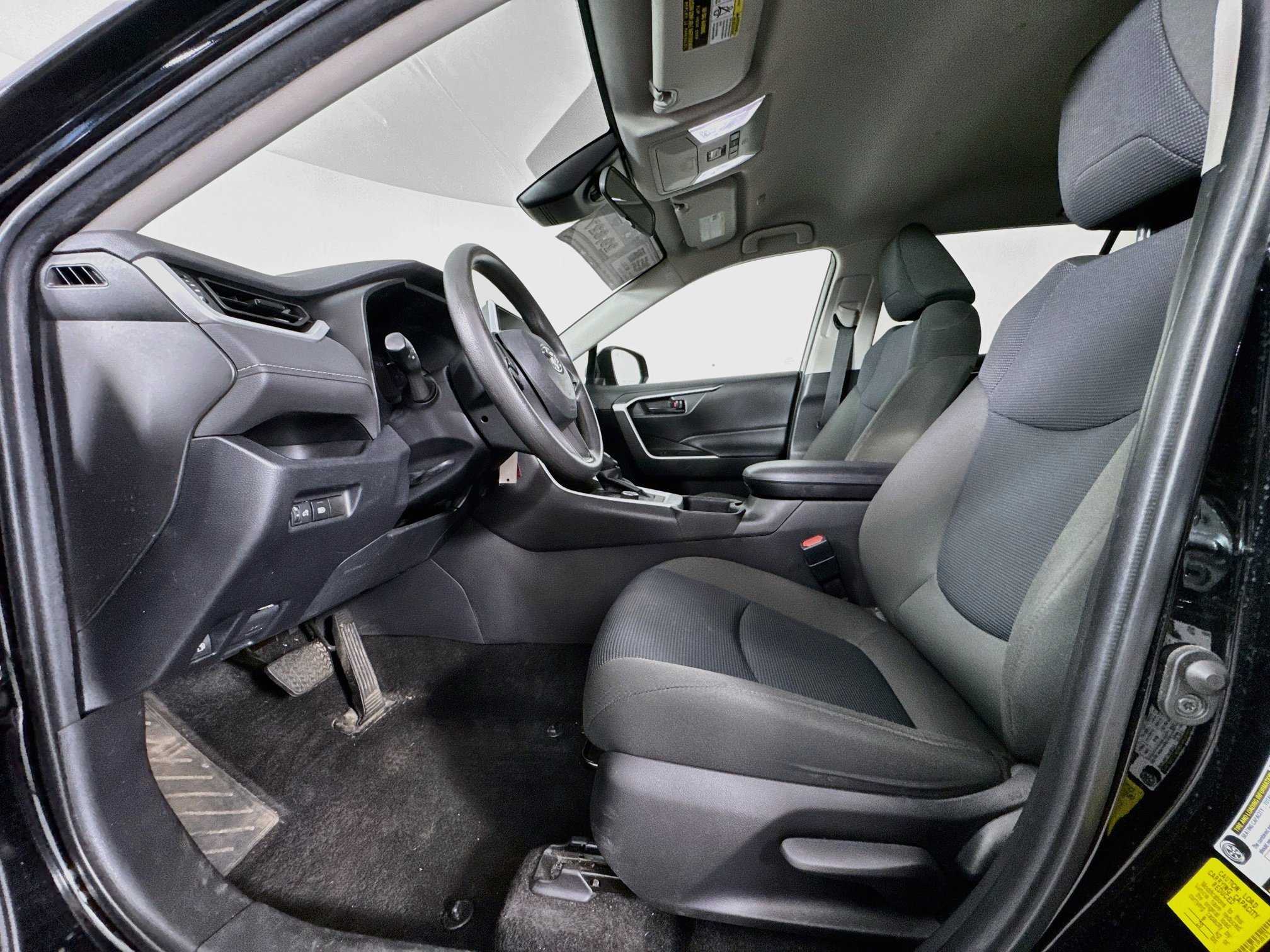 Certified 2023 Toyota RAV4 LE AWD/4WD image 19