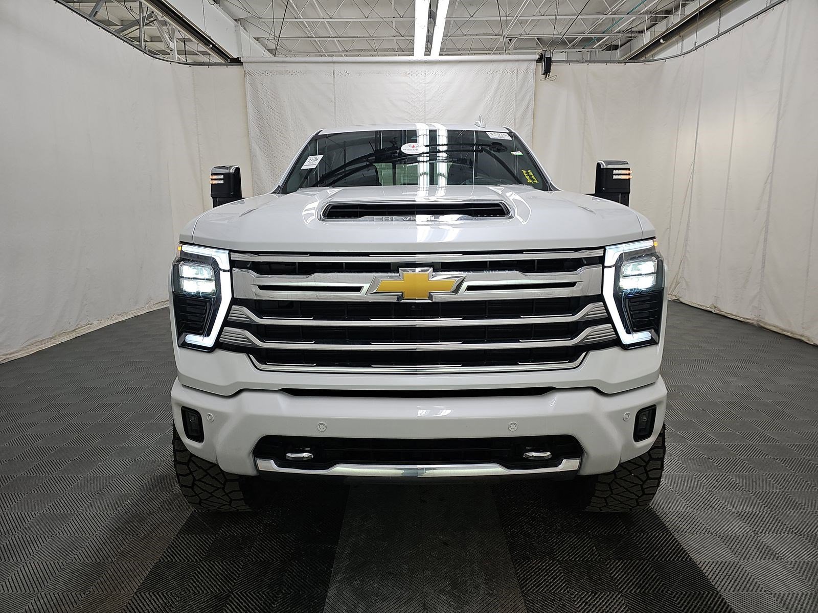 Used 2024 Chevrolet Silverado 3500 High Country w/ Technology Package image 6
