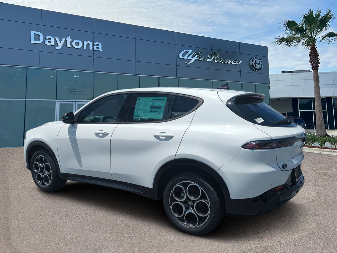 New 2025 Alfa Romeo Tonale image 5