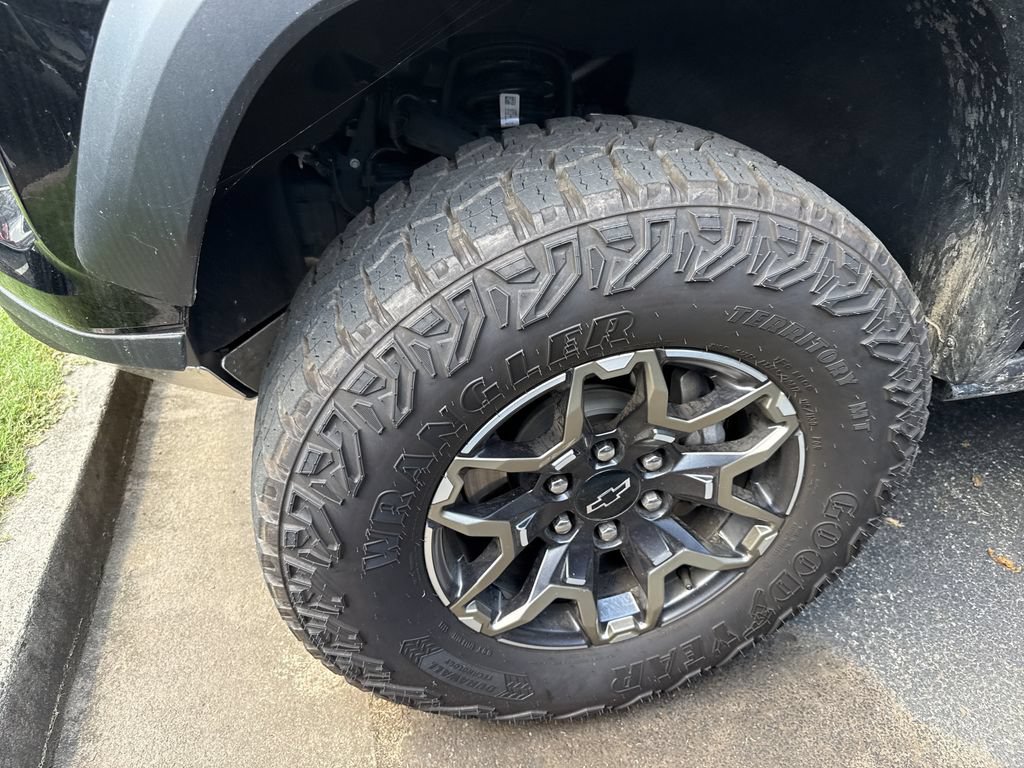 Used 2024 Chevrolet Colorado ZR2 w/ ZR2 Convenience Package III AWD/4WD image 8