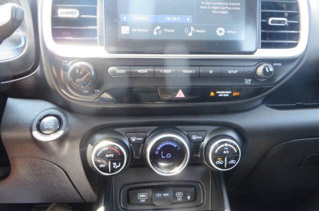 Used 2026 Hyundai Venue SEL FWD image 22