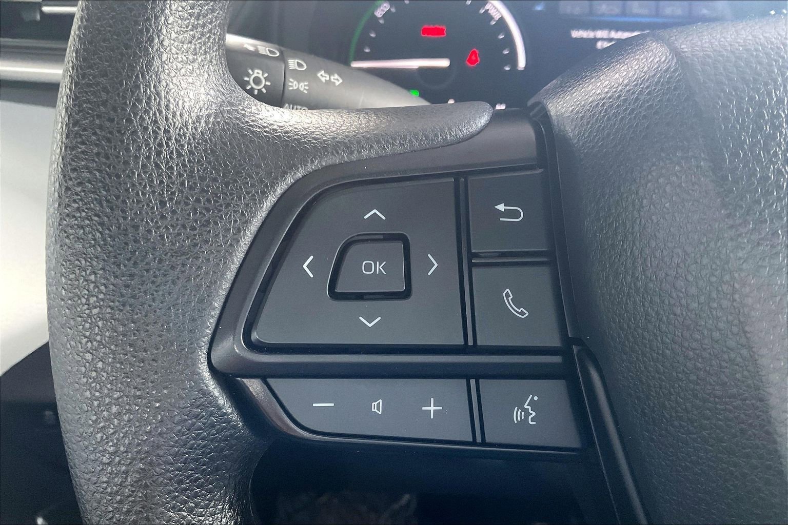 Used 2025 Toyota Sienna LE FWD image 10