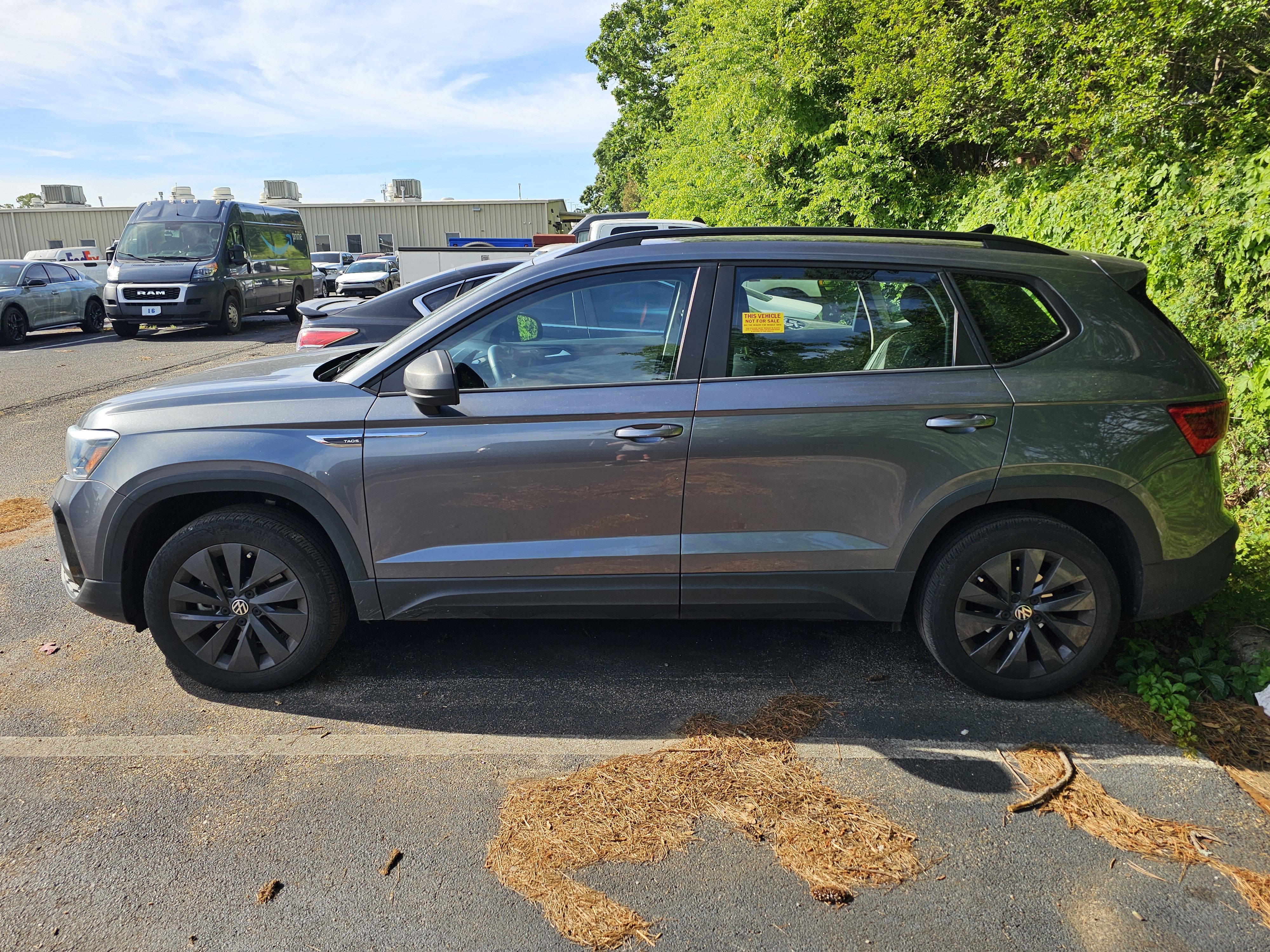 Used 2022 Volkswagen Taos S image 11