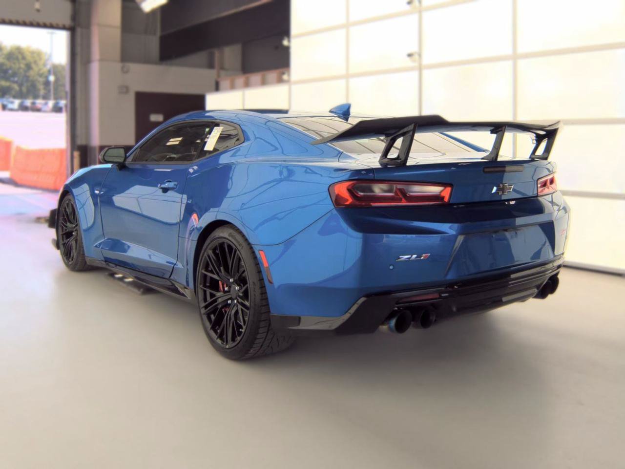 Used 2018 Chevrolet Camaro ZL1 RWD image 4