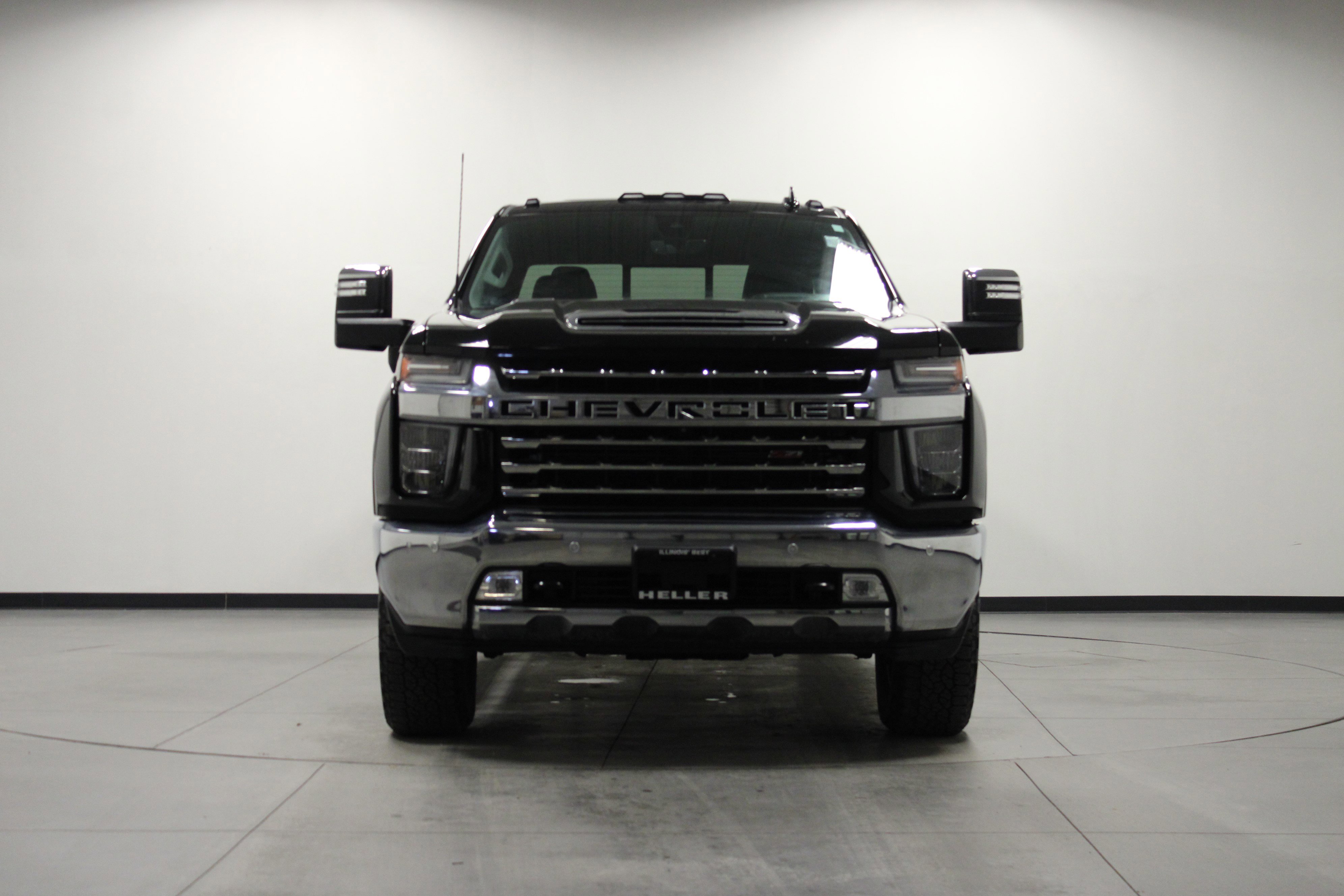 Used 2020 Chevrolet Silverado 2500 LTZ w/ LTZ Premium Package image 9