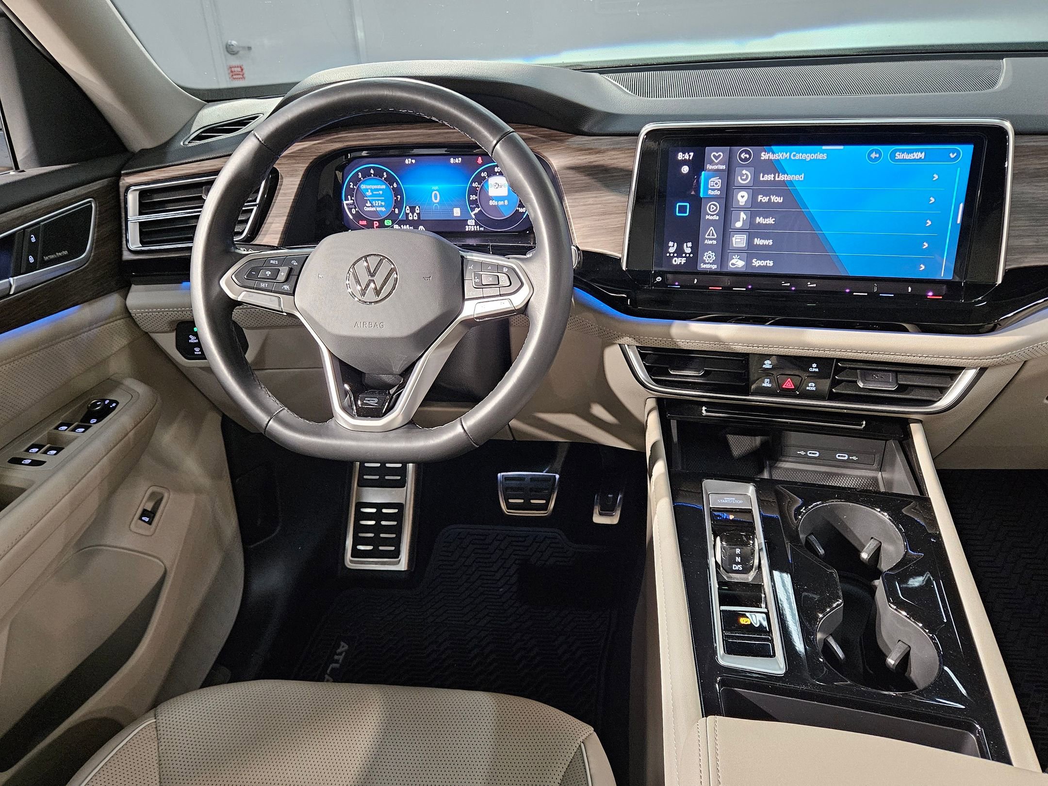 Used 2024 Volkswagen Atlas SEL Premium R-Line AWD/4WD image 9